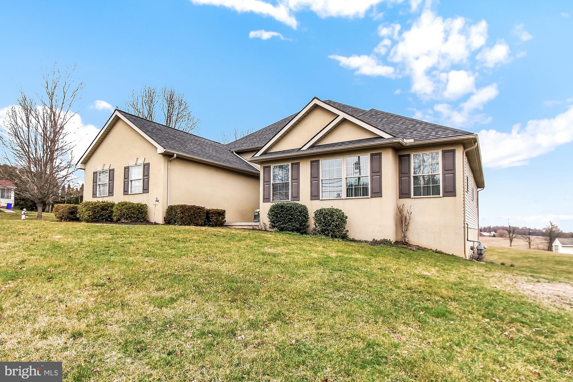 197 Blue Stone Road York, PA 17406 - Photo 1 of 35 Gallery Image 1