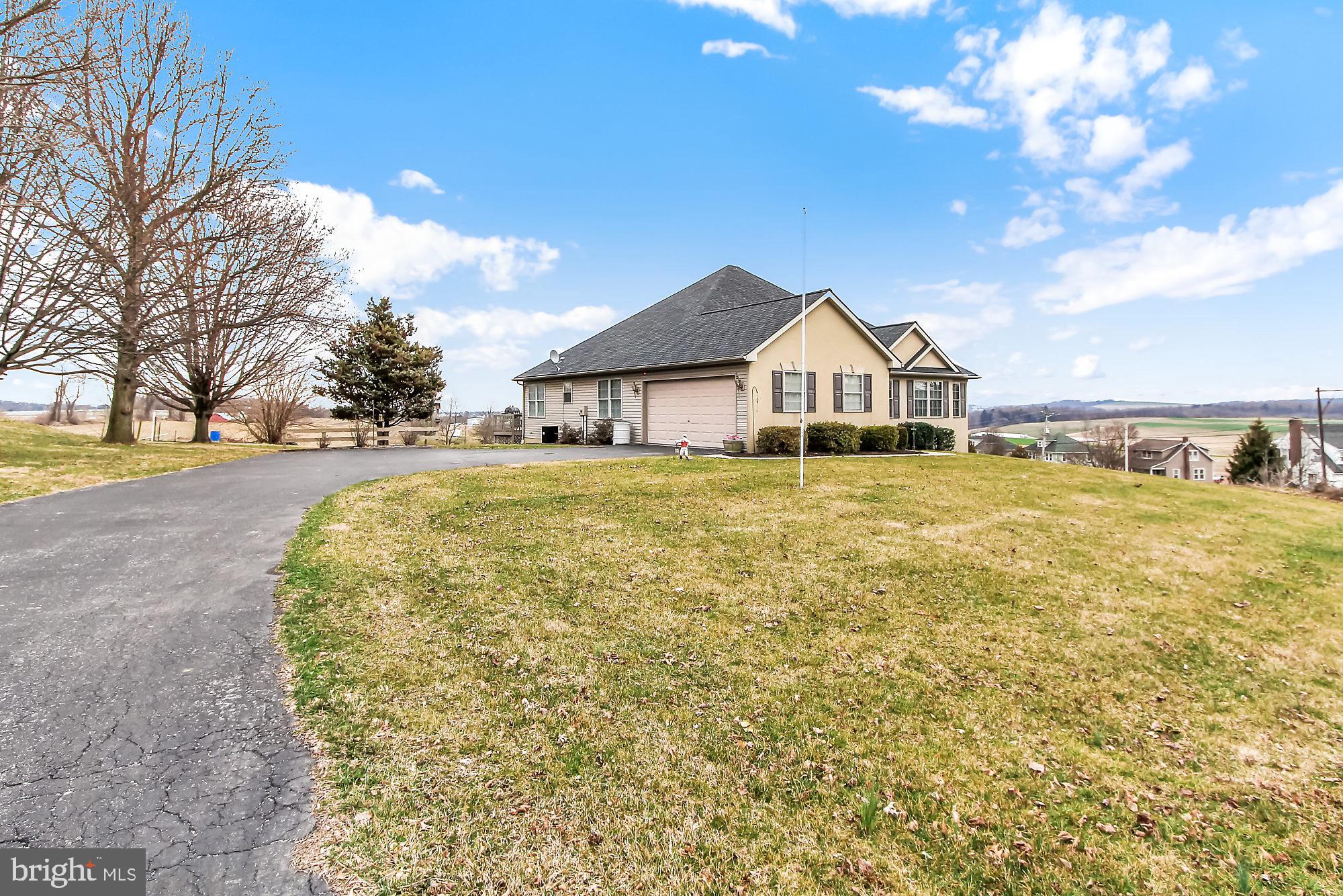 197 Blue Stone Road York, PA 17406 - Photo 2 of 35 Gallery Image 2