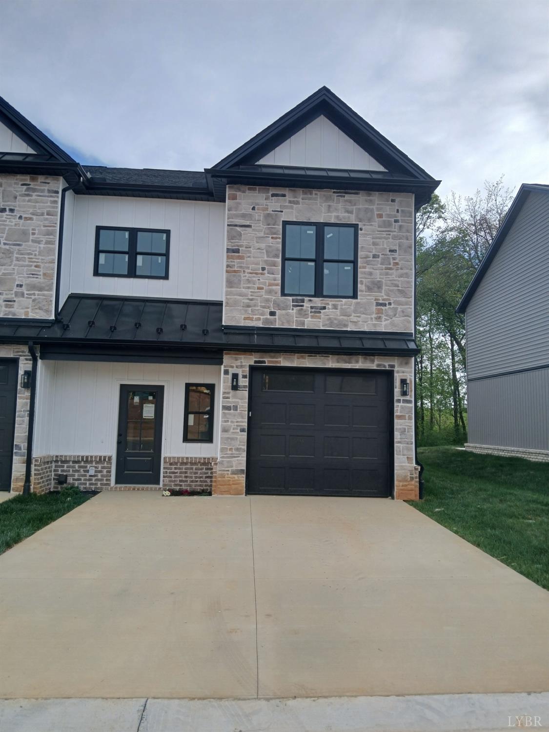 95 Luke Court Rustburg, VA 24588 - Photo 1 of 18 Gallery Image 1