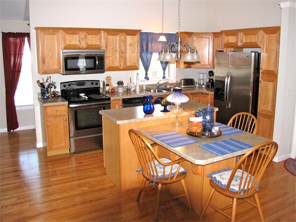 204 Russell Road, Unit B Westfield, MA 01085 - Photo 4 of 15 Gallery Image 4