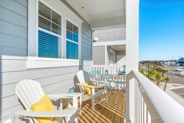 $709,000 | 205 Islander Drive, Unit B2, Emerald Isle, NC 28594