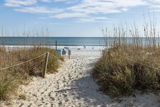 $709,000 | 205 Islander Drive, Unit B2, Emerald Isle, NC 28594