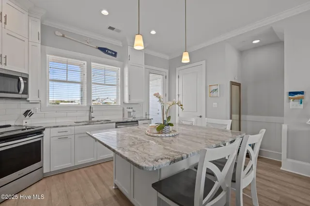 $709,000 | 205 Islander Drive, Unit B2, Emerald Isle, NC 28594