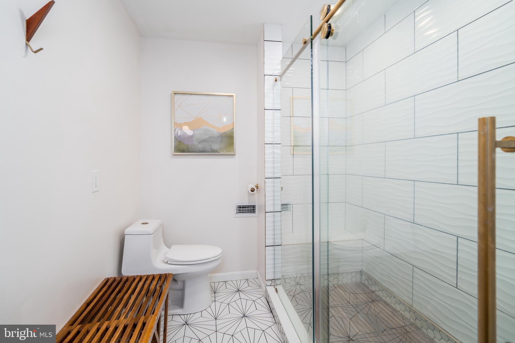 18 East Brook Knoll Road Elkton, MD 21921 - Photo 19 of 36 Custom tile shower