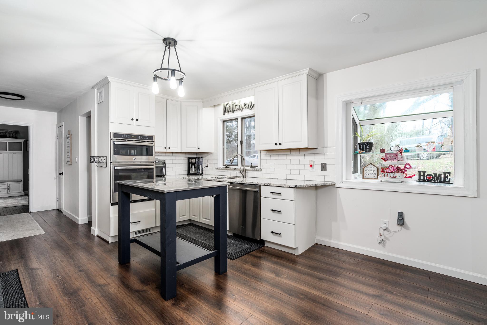 18 East Brook Knoll Road Elkton, MD 21921 - Photo 8 of 36 Stainless appliances