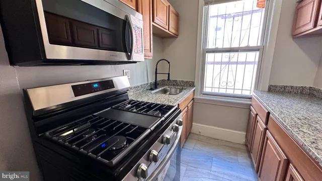 $2,000 | 908 Shepherd Street Northwest, Unit 2, Washington, DC 20011
