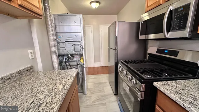 $2,000 | 908 Shepherd Street Northwest, Unit 2, Washington, DC 20011