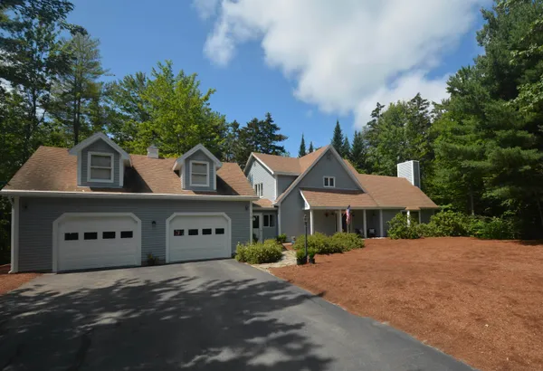 $799,900 | 19 Walton Heath Drive, Grantham, NH 03753