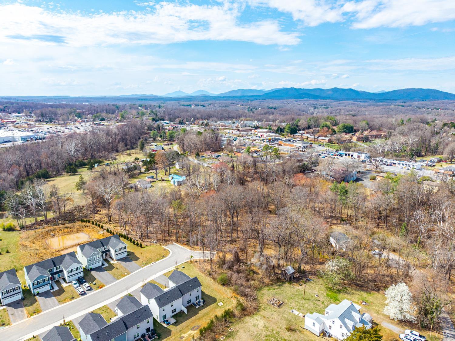 186 Robinia Road Lynchburg, VA 24501 - Photo 49 of 50 Gallery Image 49