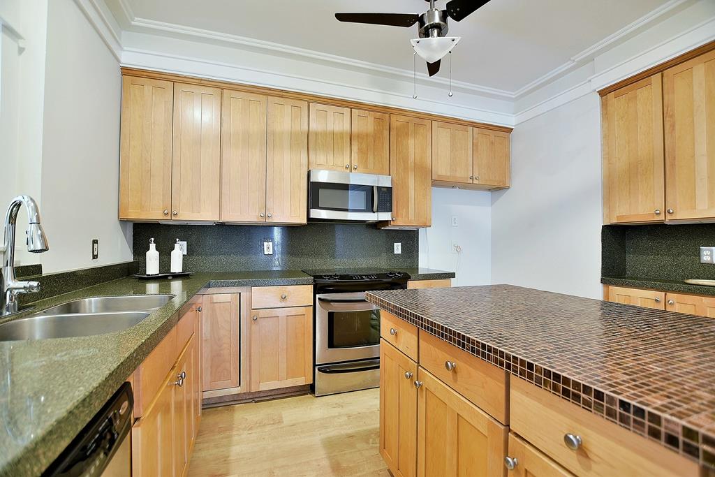 1730 Hadley Road Pine Mountain, GA 31822 - Photo 18 of 43 Ample Cabinet Space