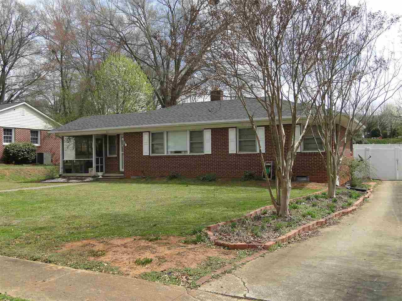 911 Lyman Street Gaffney, SC 29340 - Photo 1 of 15 Gallery Image 1