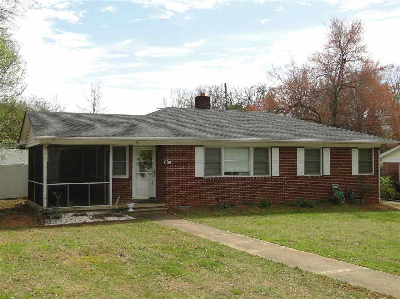 911 Lyman Street Gaffney, SC 29340 - Photo 3 of 15 Gallery Image 3