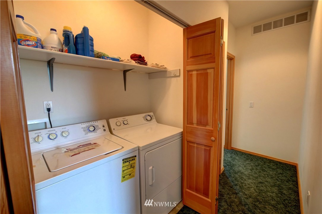 36 Beaver Pond Road Twisp, WA 98856 - Photo 28 of 40 a utility room with dryer and washer