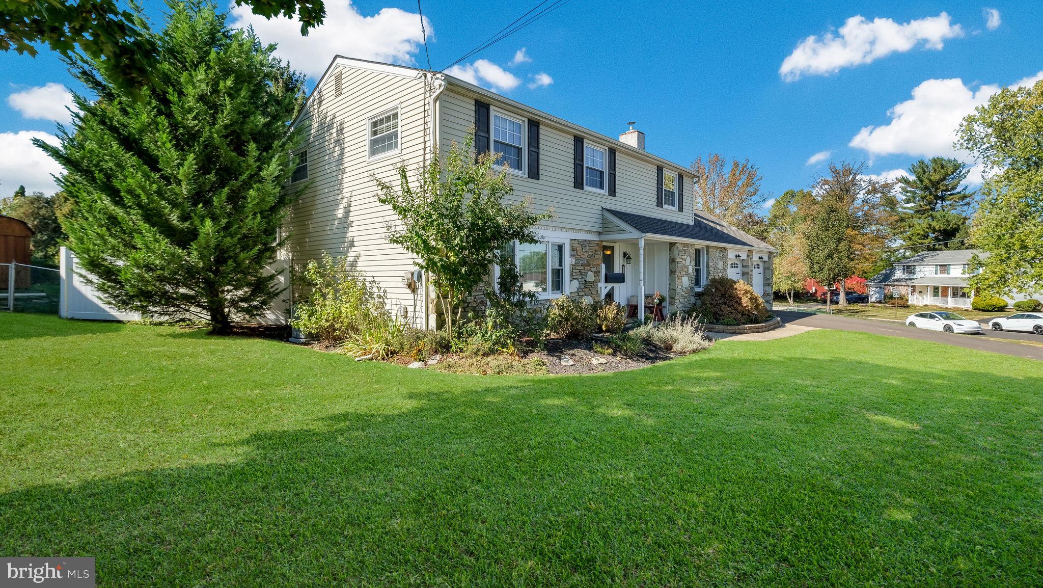 1384 Devon Road Warminster, PA 18974 - Photo 3 of 46