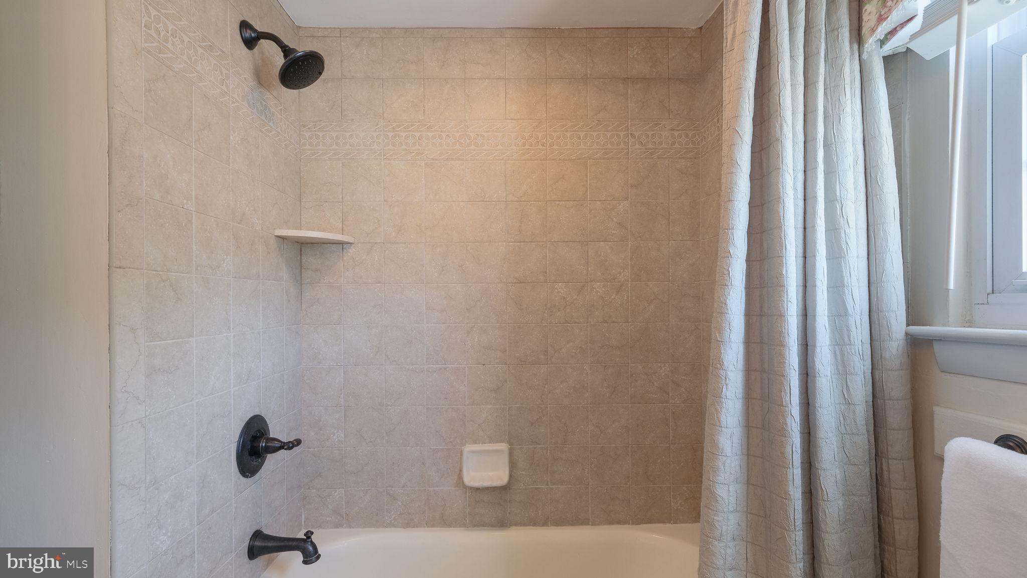 1384 Devon Road Warminster, PA 18974 - Photo 34 of 46