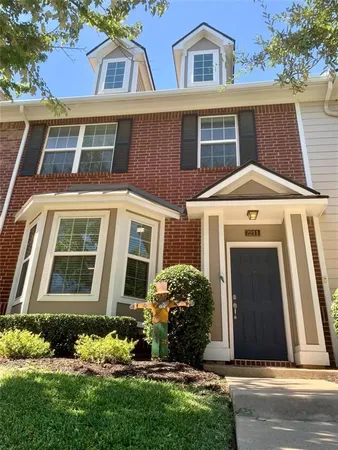 $2,295 | 2211 Carlisle Street, Bedford, TX 76021