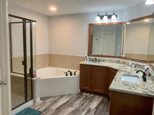 $2,295 | 2211 Carlisle Street, Bedford, TX 76021