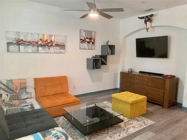 $2,295 | 2211 Carlisle Street, Bedford, TX 76021