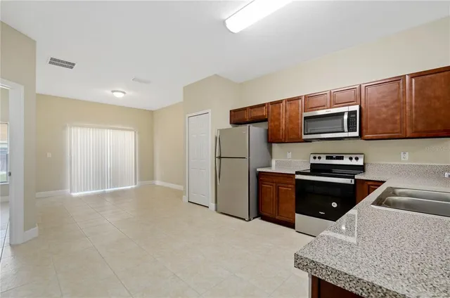 $1,700 | 411 Blackbird Way, Kissimmee, FL 34759