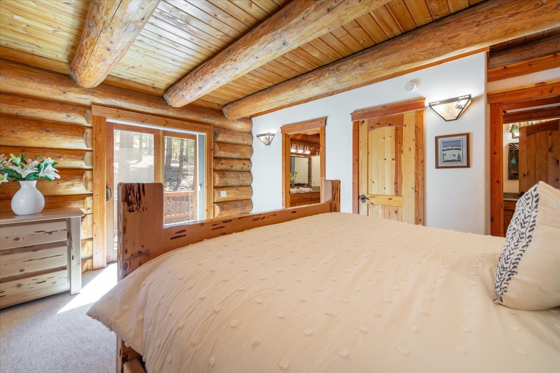 11485 Sitzmark Way Truckee, CA 96161 - Photo 13 of 28