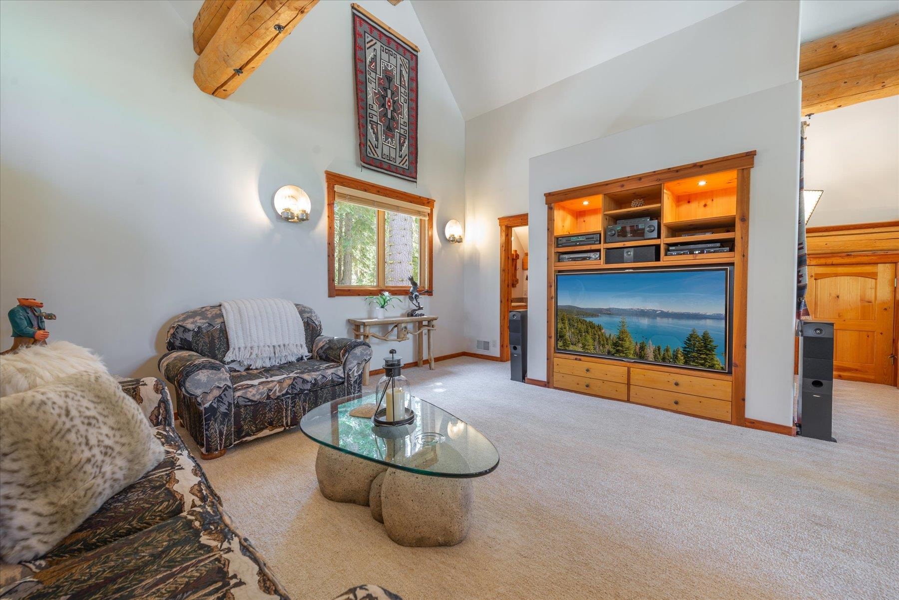 11485 Sitzmark Way Truckee, CA 96161 - Photo 18 of 28