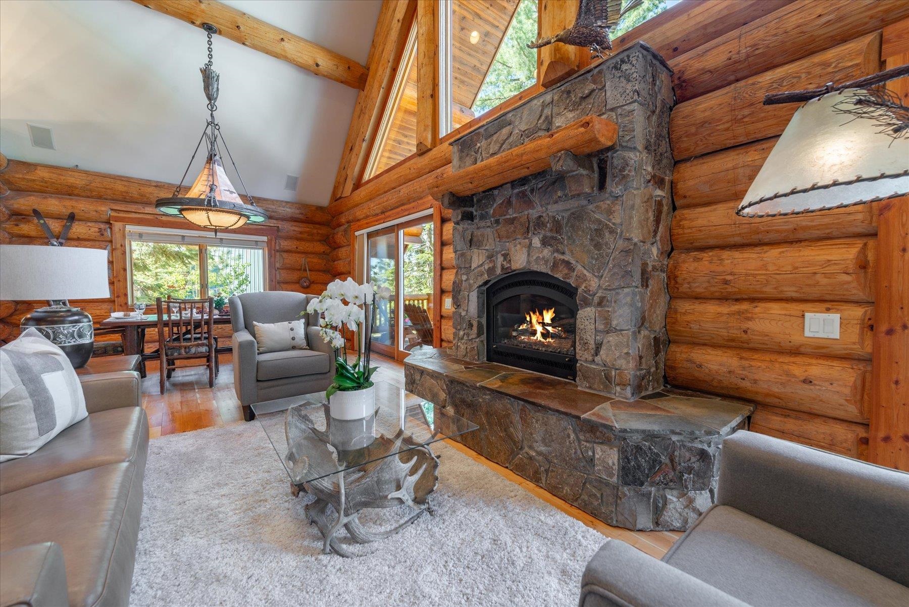 11485 Sitzmark Way Truckee, CA 96161 - Photo 3 of 28