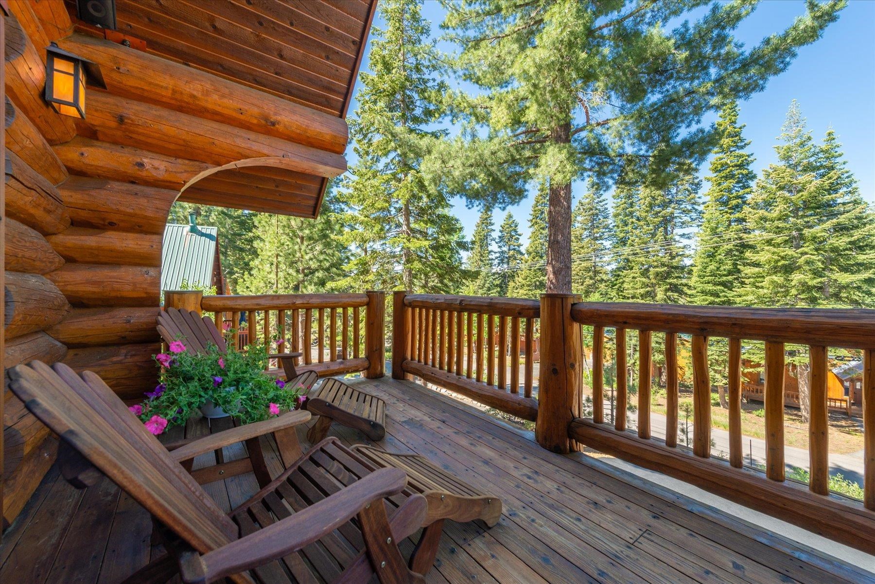 11485 Sitzmark Way Truckee, CA 96161 - Photo 5 of 28