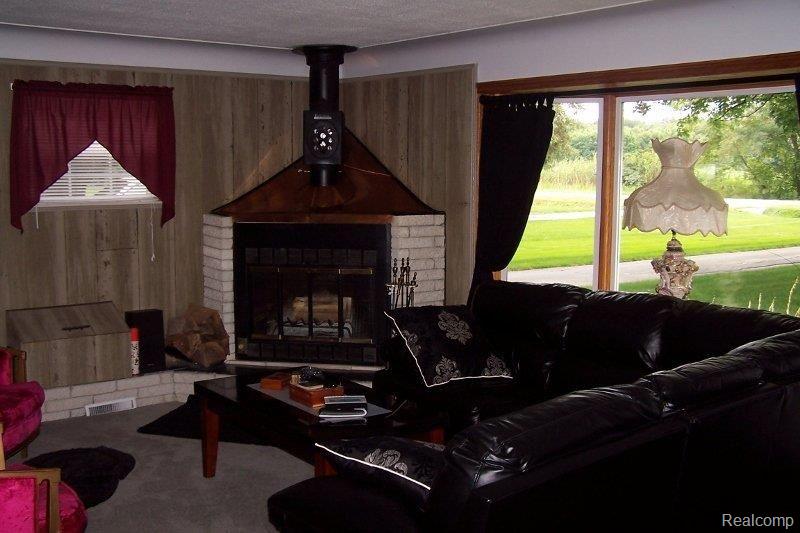 67275 Wolcott Road Ray, MI 48096 - Photo 2 of 18 100_8061 (800x533).jpg