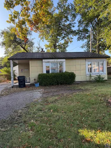 $120,000 | 3505 Southwest 10th Avenue, Topeka, KS 66604