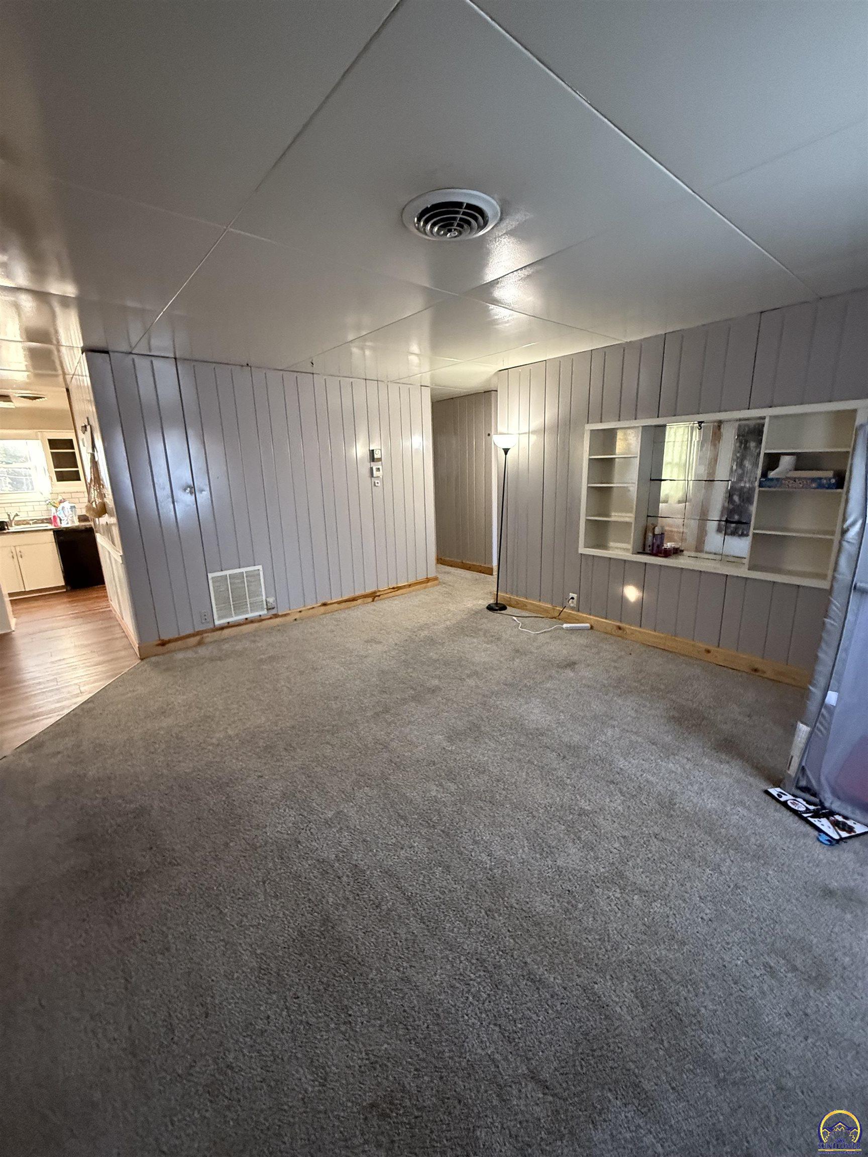 3505 Southwest 10th Avenue Topeka, KS 66604 - Photo 3 of 33