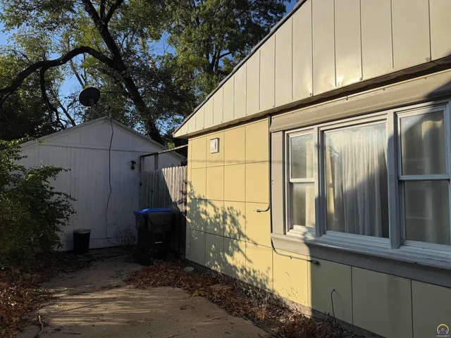 $120,000 | 3505 Southwest 10th Avenue, Topeka, KS 66604