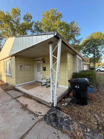 $120,000 | 3505 Southwest 10th Avenue, Topeka, KS 66604