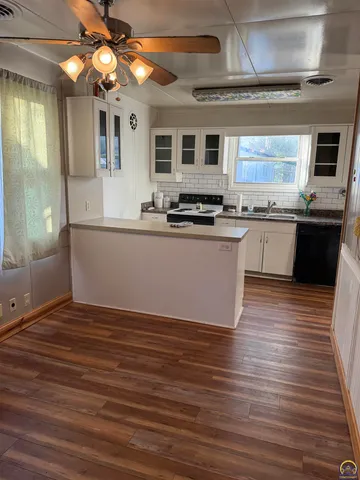 $120,000 | 3505 Southwest 10th Avenue, Topeka, KS 66604