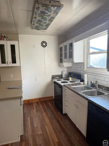 $120,000 | 3505 Southwest 10th Avenue, Topeka, KS 66604