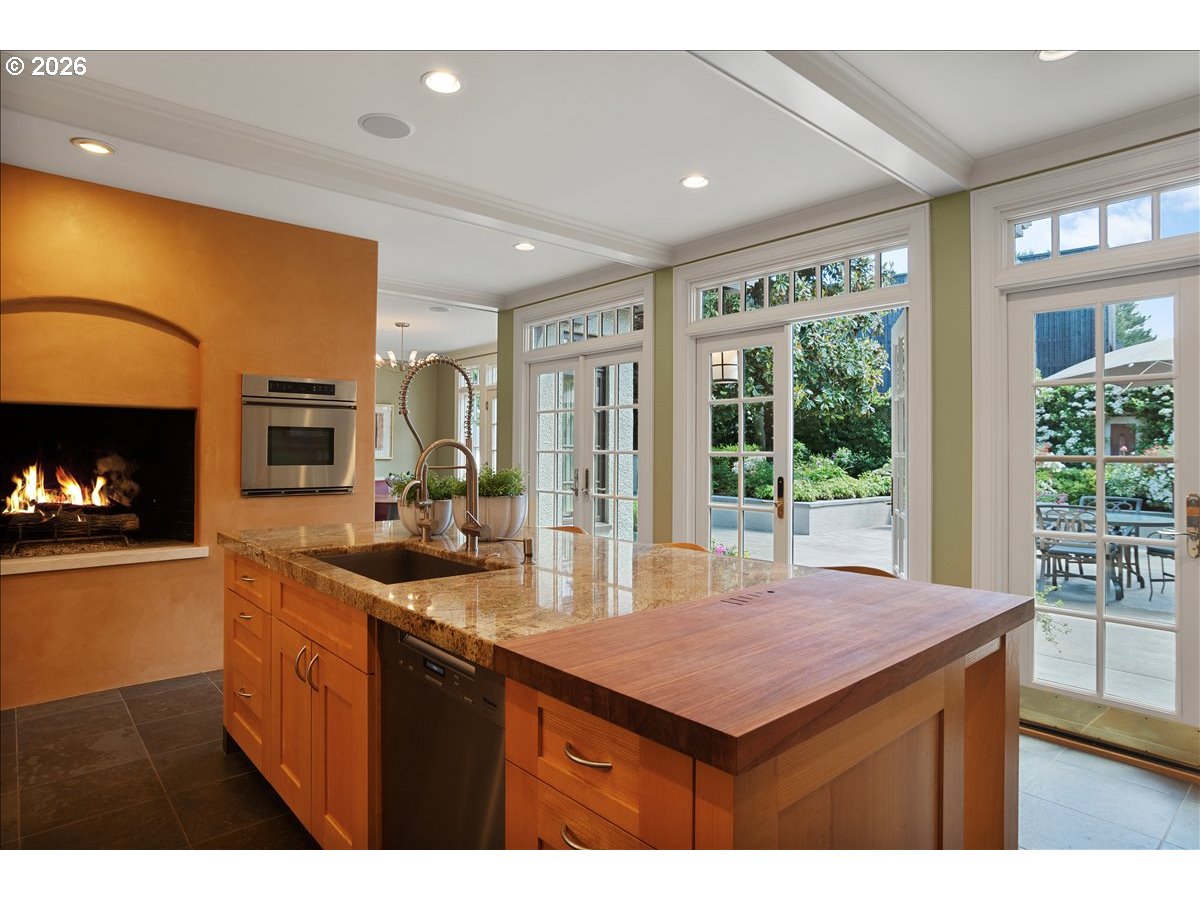 4121 Southwest Arthur Way Portland, OR 97221 - Photo 15 of 48
