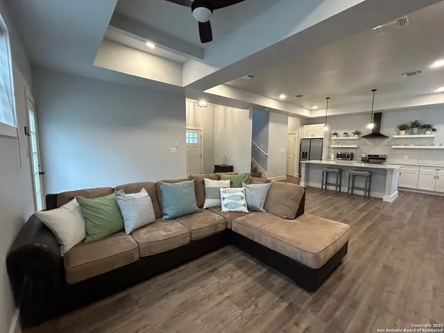 $2,500 | 123 Fairview Avenue, Unit 3, San Antonio, TX 78223