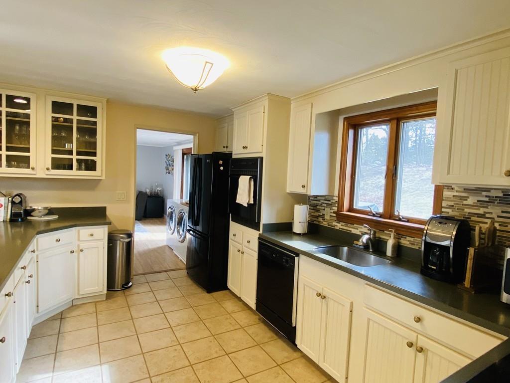 8 Saybrook Road Framingham, MA 01701 - Photo 16 of 32