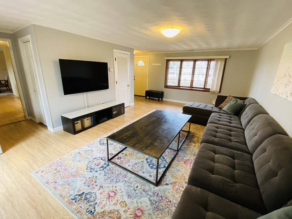8 Saybrook Road Framingham, MA 01701 - Photo 9 of 32