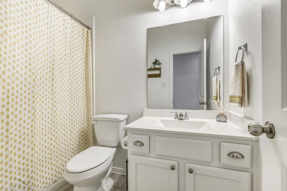 29519 Crimson Beech Drive Spring, TX 77386 - Photo 16 of 22 Full Guest Bath