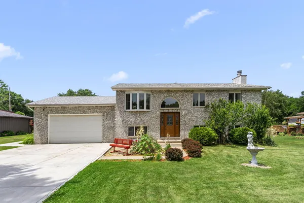 $420,000 | 9272 Vigo Street, Crown Point, IN 46307