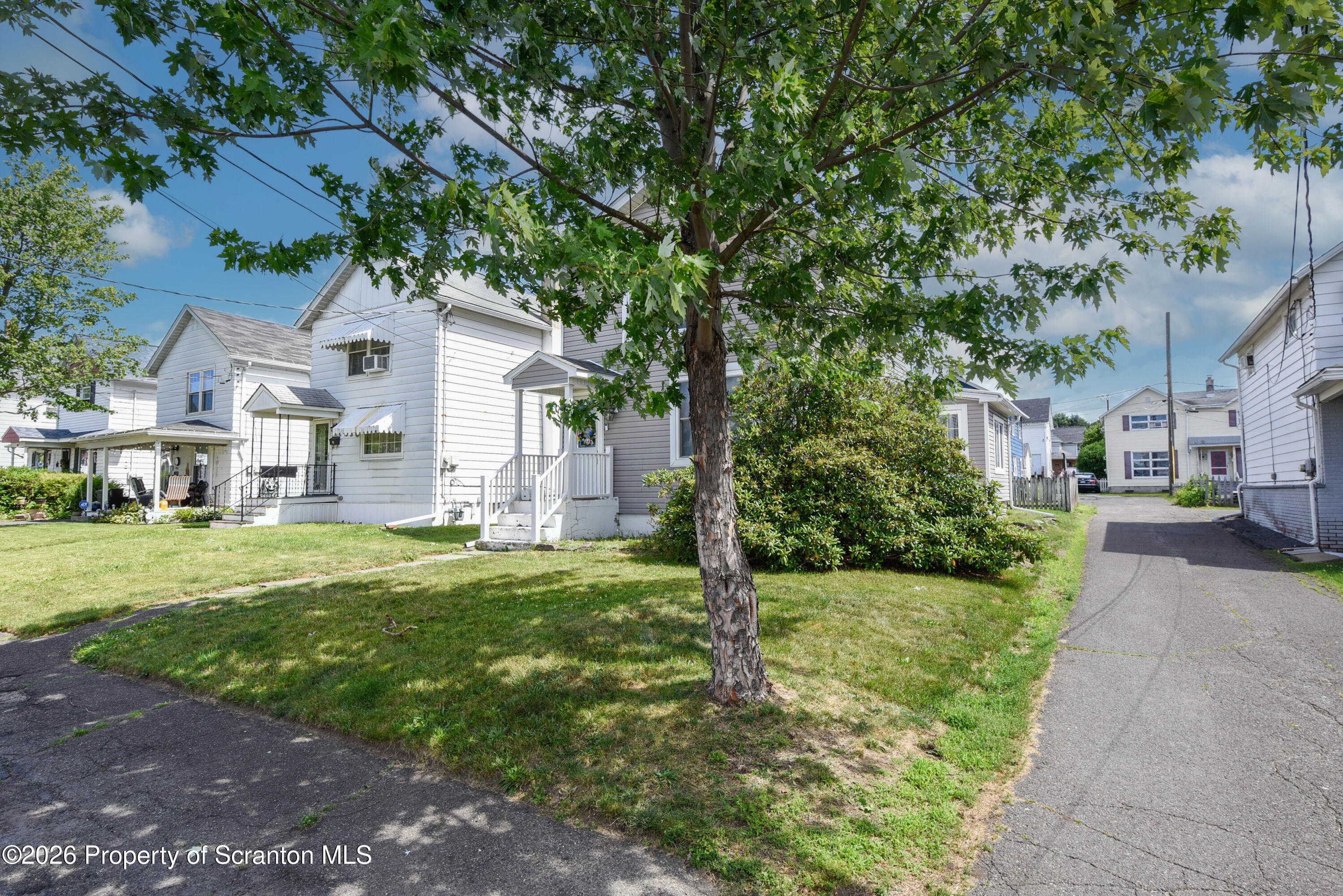 614 Warren Street Blakely, PA 18452 - Photo 38 of 44 Side