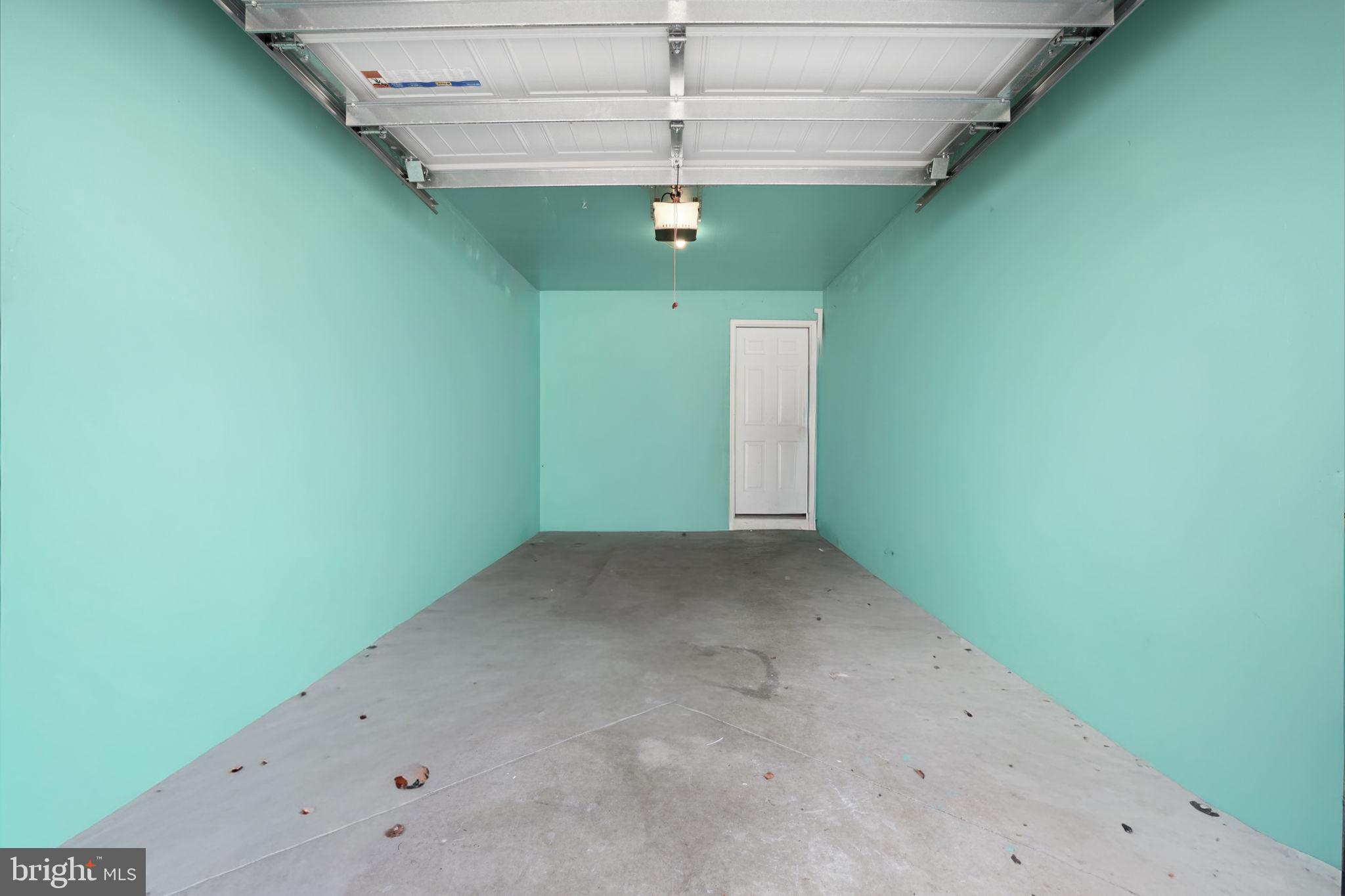 158 Intrepid Lane, Unit 92 Berlin, MD 21811 - Photo 35 of 37 a view of a room with a ceiling fan