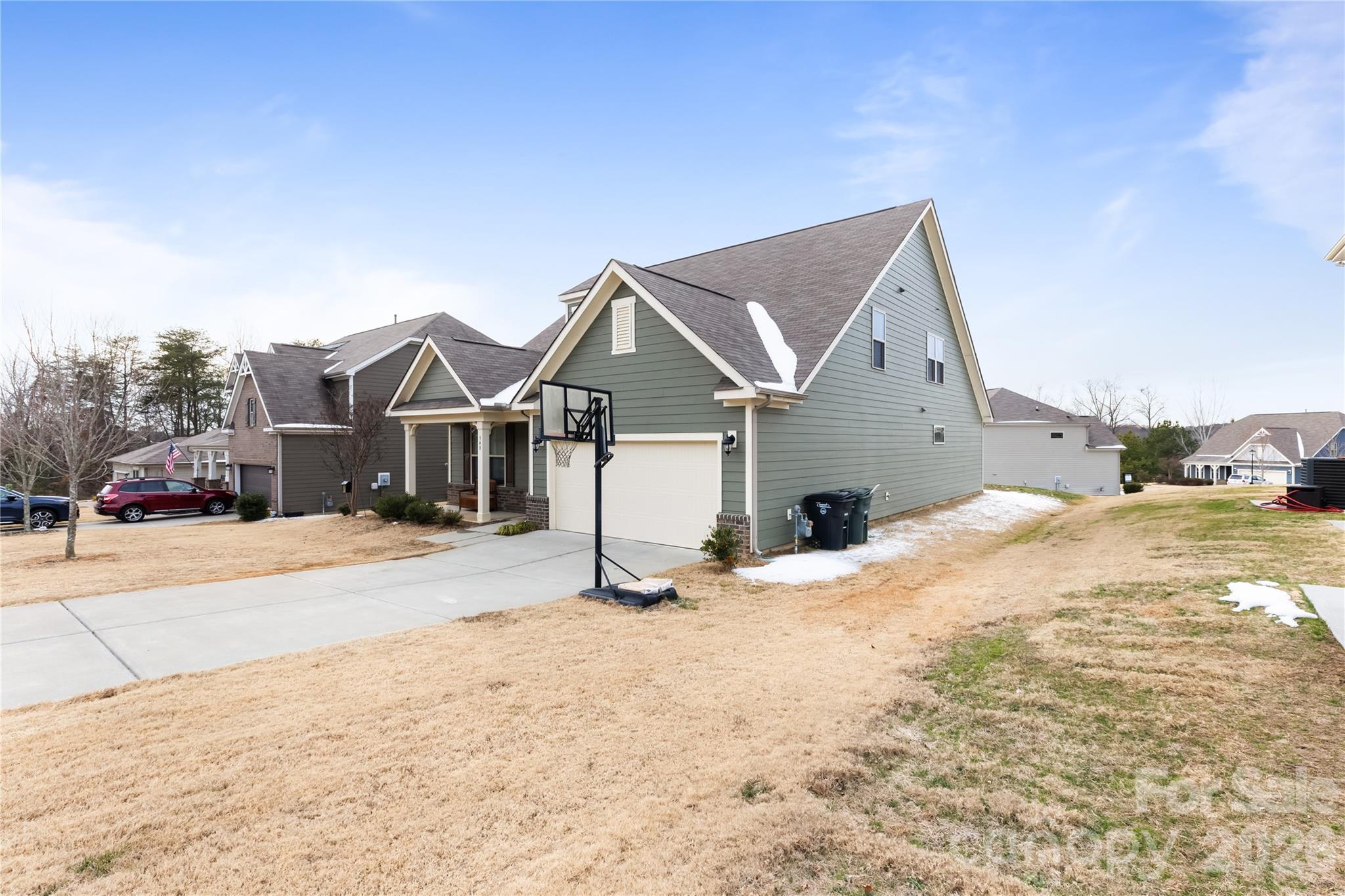 348 Pleasant View Lane Southeast Concord, NC 28025 - Photo 3 of 34