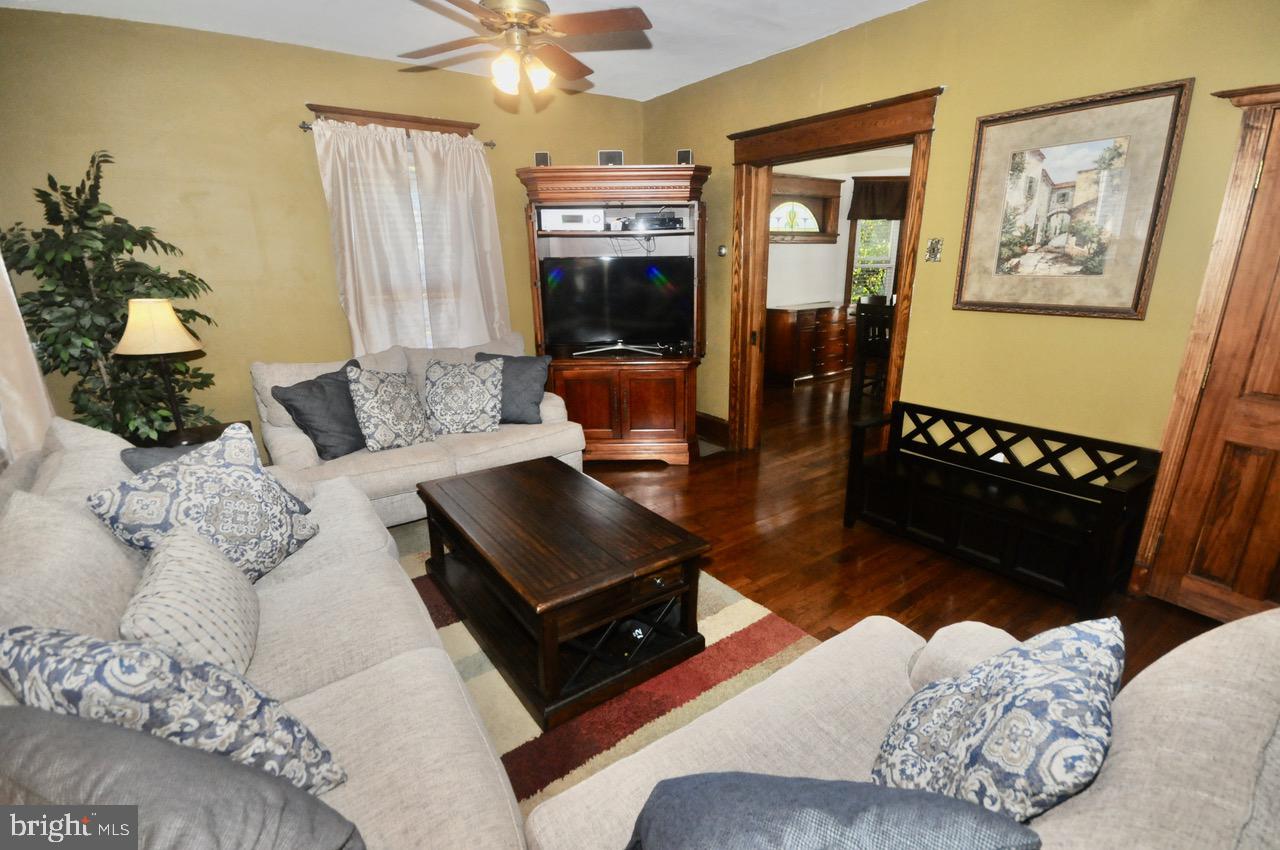 220 Dickinson Road Glassboro, NJ 08028 - Photo 5 of 32