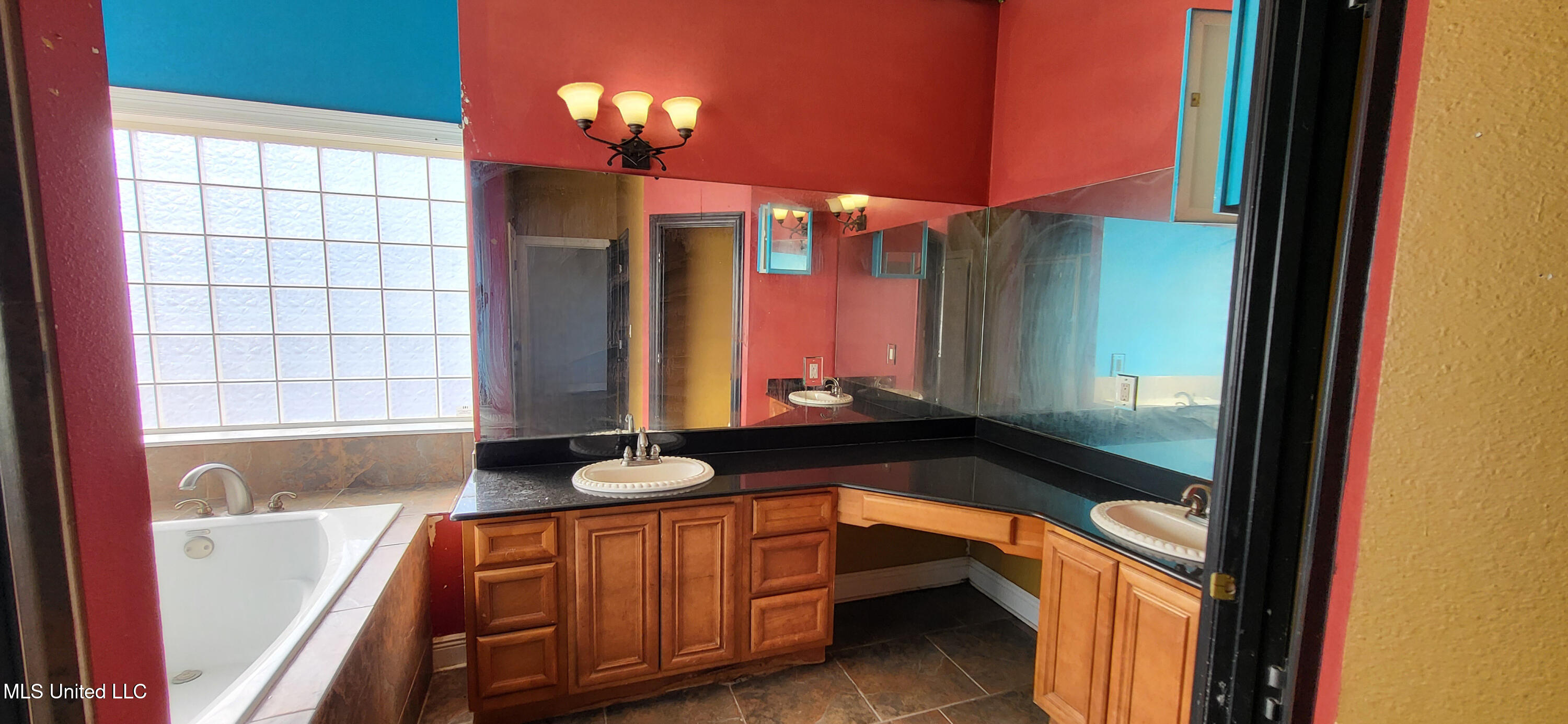 17139 Fenton Dedeaux Road Kiln, MS 39556 - Photo 11 of 28 20260120_133050