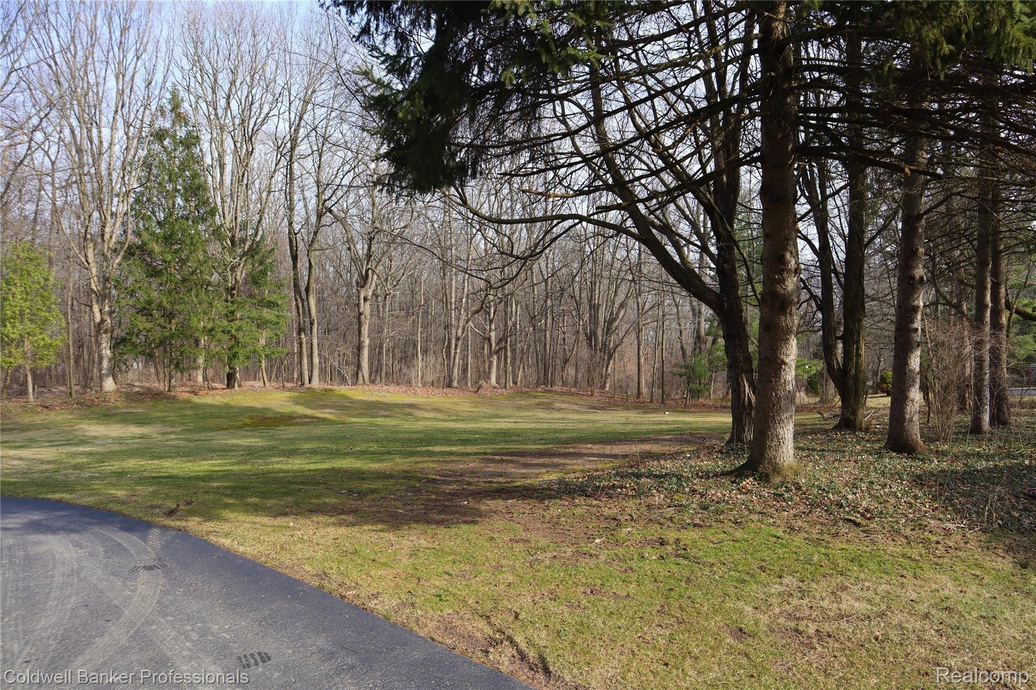 8075 South Eston Road Clarkston, MI 48348 - Photo 44 of 47 Lots of wooded acreage to explore!