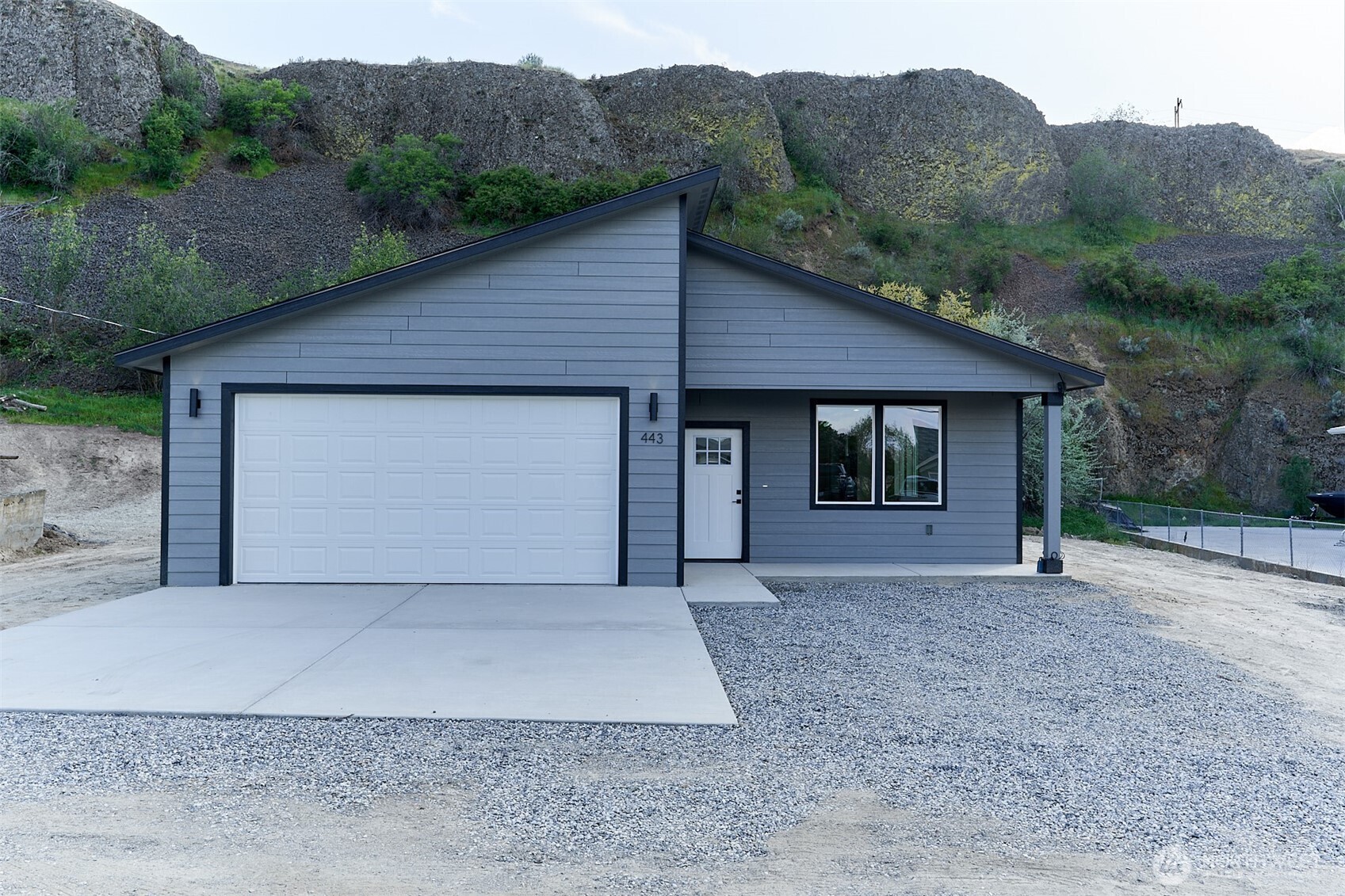 443 Partello Park Grand Coulee, WA 99133 - Photo 3 of 40