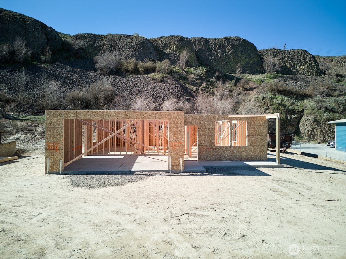 443 Partello Park Grand Coulee, WA 99133 - Photo 4 of 30 a view of outdoor space and yard