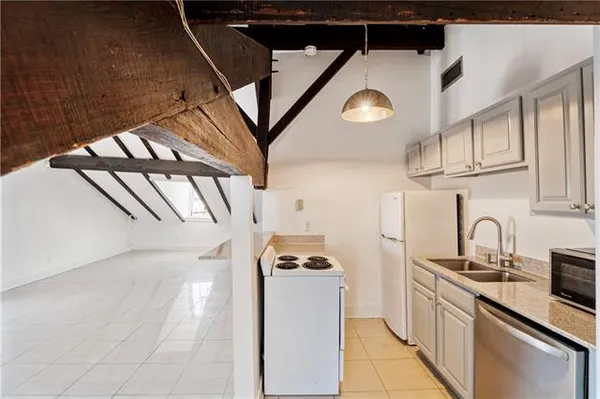 $1,400 | 623 Royal Street, Unit 4, New Orleans, LA 70130