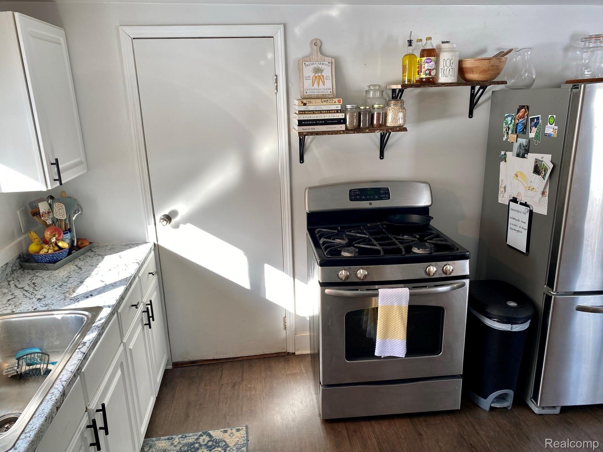 1826 Hadley Road Lapeer, MI 48446 - Photo 22 of 35 kitchen and laundry room door
